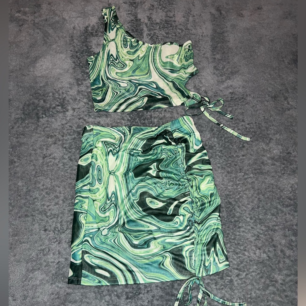 SHEIN Marble skirt set